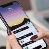 celular con aplicaiones hibridas o nativas